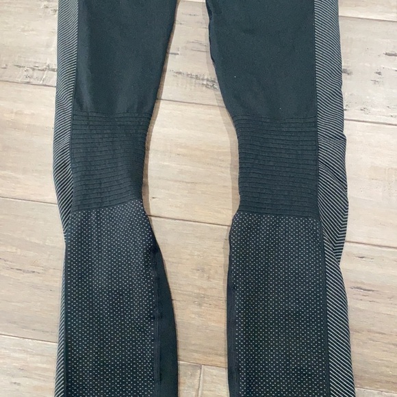 5 for $25 Nike high waisted leggings full length - Picture 4 of 12